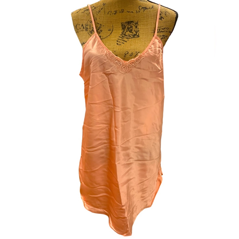 Womens vintage peach Romantic Moods Nightgown